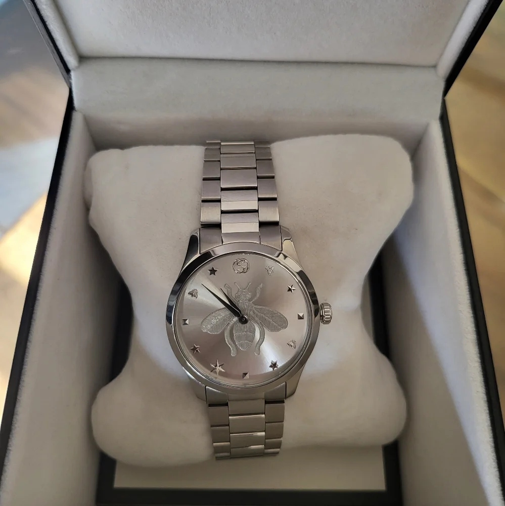 Authentic Gucci Bee Watch 38MM - Picture 6 of 11